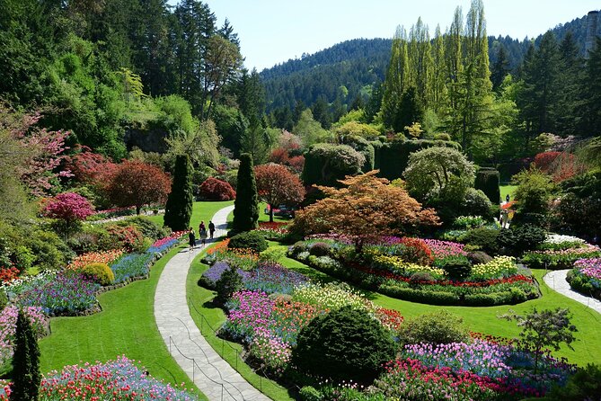 The Butchart Gardens Express Shuttle from Downtown Victoria - Exploring the 55-acre Butchart Gardens