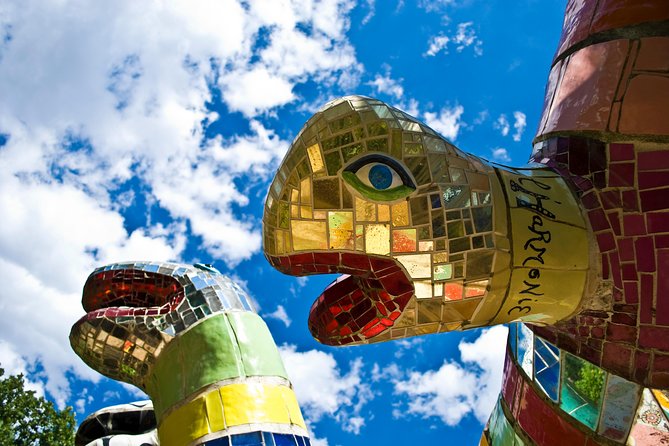 The place of dreams: the Tarot Garden w/Wine tasting - Five details that shape the day