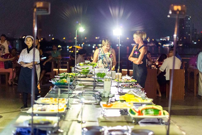 The White Orchid River Dinner Cruise Experience - The buffet: broad choice, uneven temperature