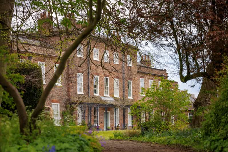 Thirsk Hall: Sculpture Garden Ticket - The Orangery and Gallery One