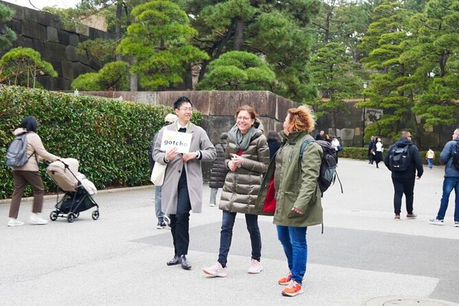 Tokyo: Edo Castle & East Garden of the Imperial Palace Tour - The castle remains, walls, gates, and old foundations