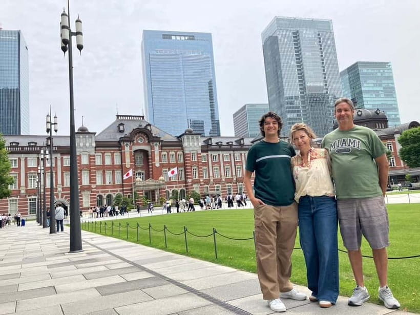 Tokyo: Imperial Palace East Gardens and Tokyo Station Tour - Key points to know before you book