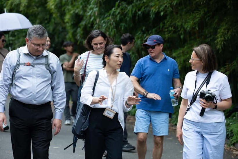 Tokyo: Imperial Palace East Gardens Walking Tour - Ninomaru Garden and the art of restraint