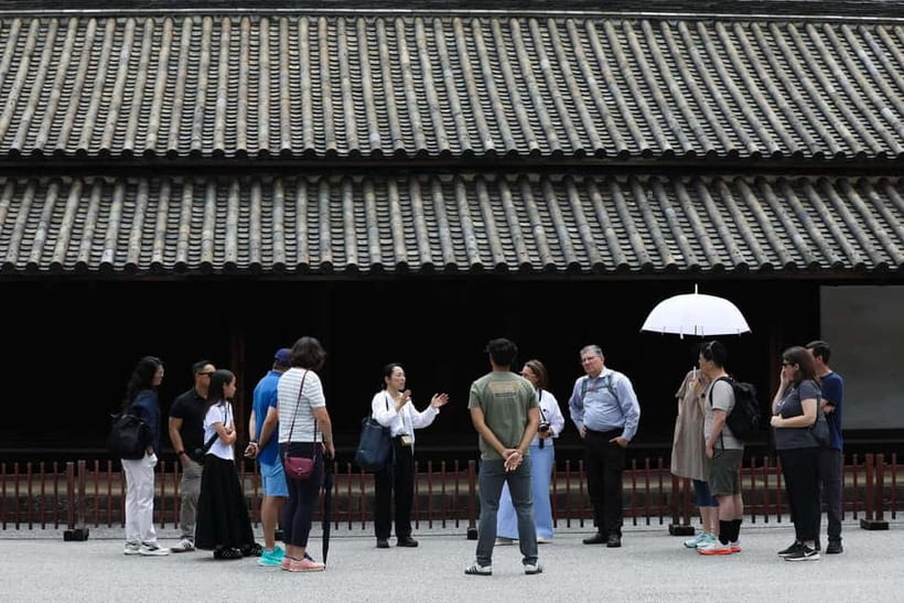 Tokyo: Imperial Palace East Gardens Walking Tour - Meeting near Wadakura Fountain Park