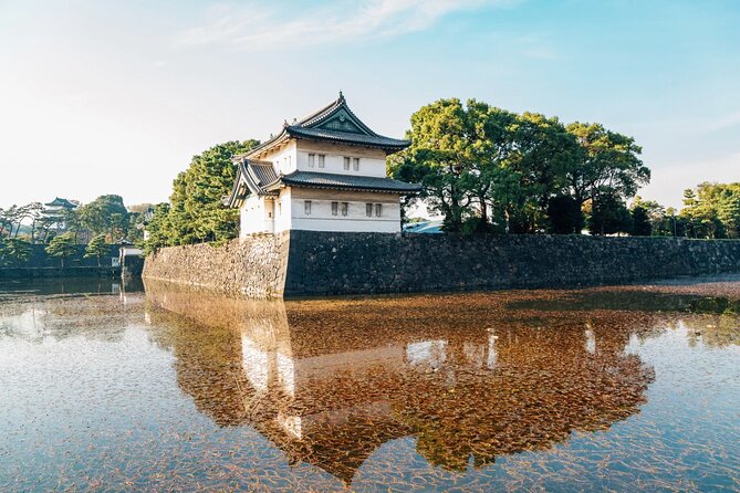 Tokyo Imperial Palace：Guided Walking Tour of East Gardens - Imperial Palace context in the next 30 minutes