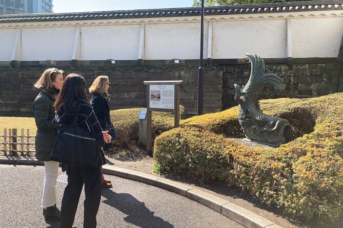 Tokyo Private Tour! Edo Castle & Imperial Palace East Gardens - Heat, clothing, and baggage checks