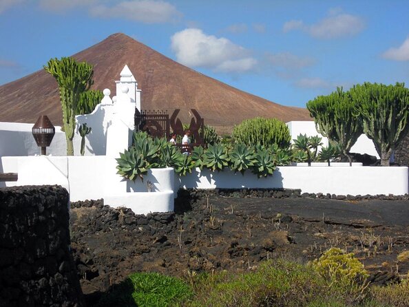 Tour to César Manrique Foundation, Cactus Garden and Teguise for cruise passengers - Why this tour works well from a cruise ship
