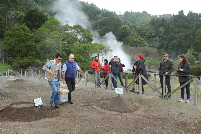 Tour to Furnas and Terra Nostra Garden - full day - Cozido das Furnas, lunch with a volcanic connection