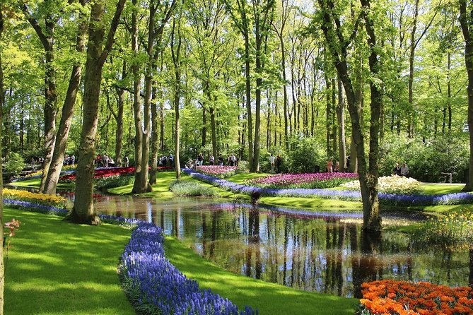 Tour to Giethoorn and Keukenhof Tulip Fields from Amsterdam - Keukenhof: two hours among millions of bulbs