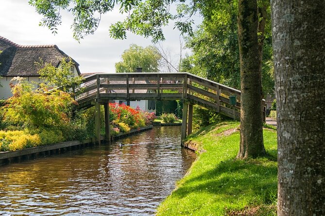 Tour to Giethoorn and Keukenhof Tulip Fields from Amsterdam - The driver-host makes a real difference