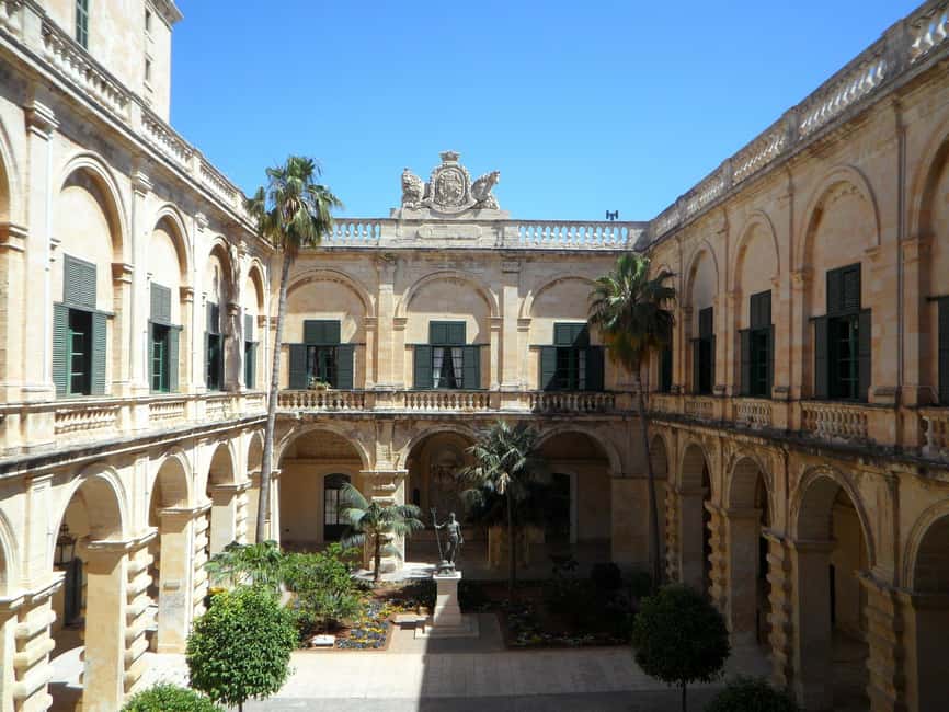 Valletta Half Day Tour: Gardens, Cathedral & More - Crossing to Senglea and the Gardjola Gardens