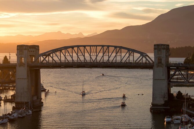 Vancouver City Highlights - Private Tour up to 14 guests - Yaletown, Chinatown, and False Creek