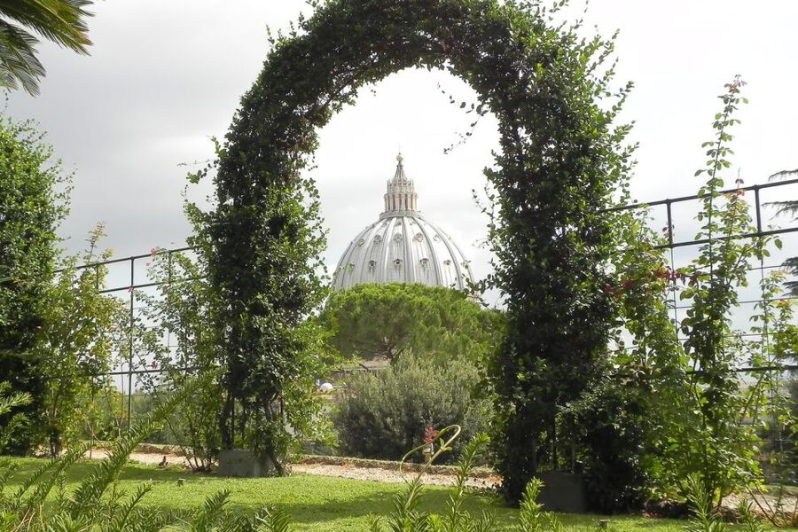 Vatican: Gardens, Museums and Sistine Chapel Guided Tour - Why the Vatican Gardens make this tour different