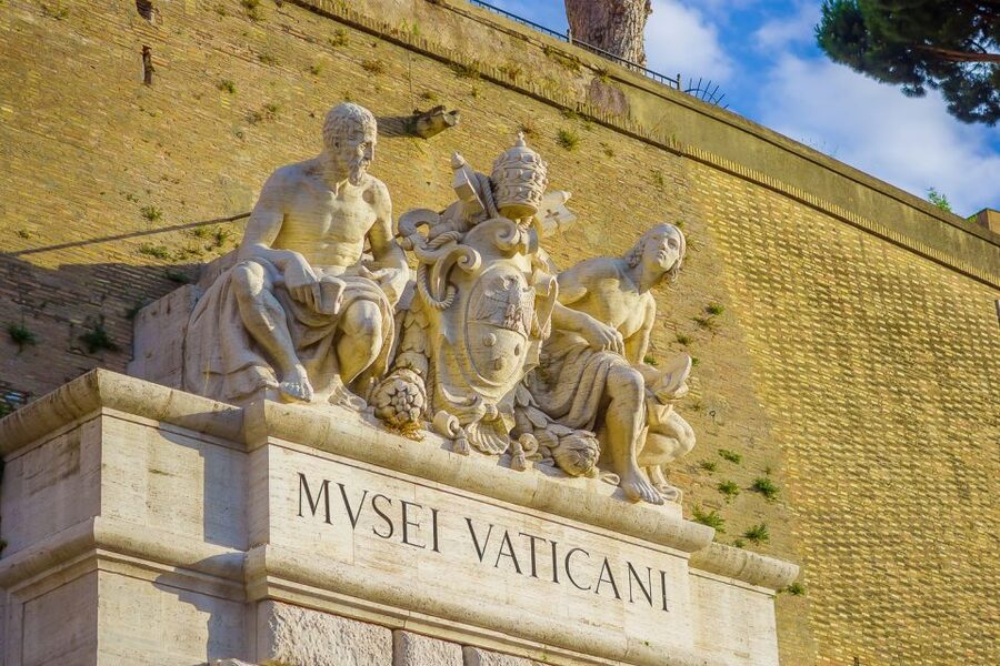 Vatican: Gardens, Museums and Sistine Chapel Guided Tour - Guide quality and group experience