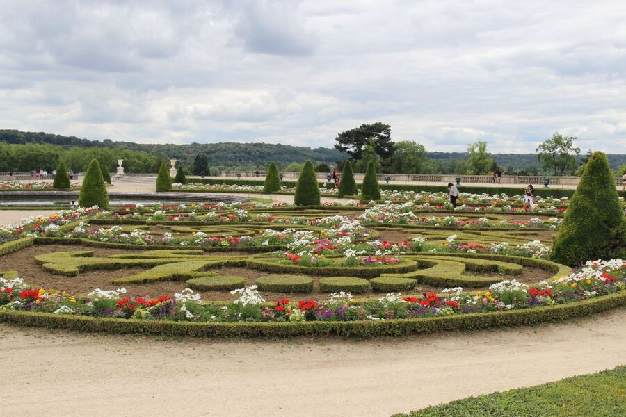 Versailles: Garden Private Guided Tour & Palace Entry Ticket - Trianon entry adds value, but plan your time