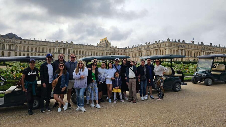 Versailles: Gardens Golf Cart Tour, Row Boat, and Champagne - Rowing the Grand Canal with Champagne