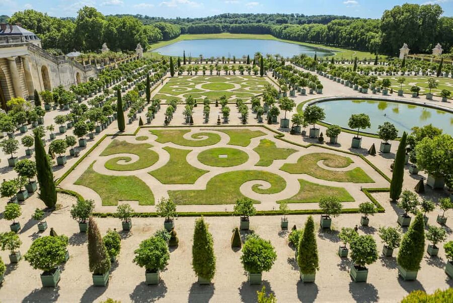 Versailles Palace and Gardens Entry with Seine river Cruise - Seeing Paris from a Bateaux Mouches boat