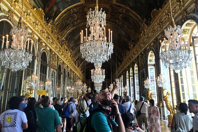 Versailles Palace and Gardens Tour - Meeting your guide at Louis XIV