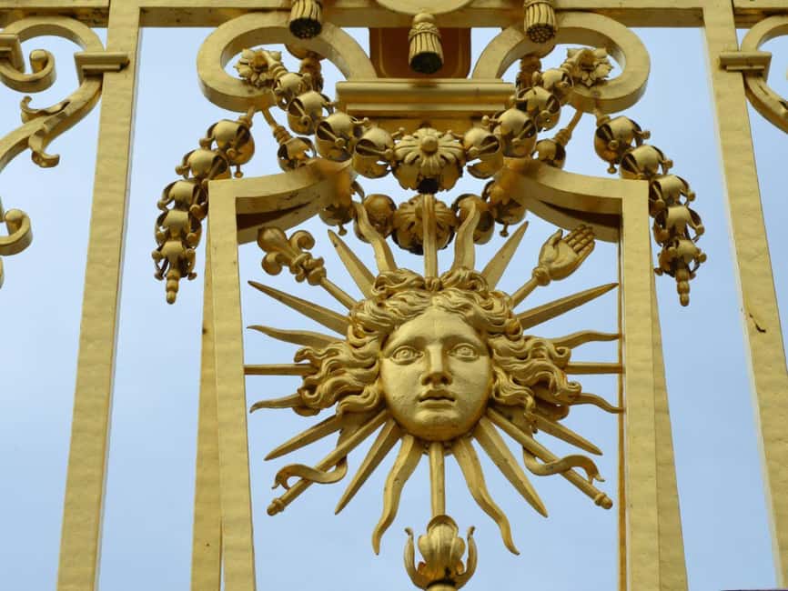 Versailles Palace & Garden Tour in Van from Paris with Entry - Leaving Paris in a Minivan
