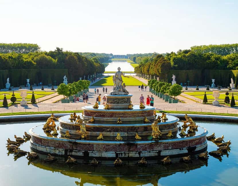 Versailles: Palace & Gardens Guided Tour with Entry Tickets - The Queen’s Apartment and the human side of court
