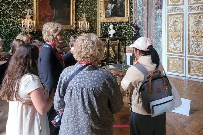 Versailles Palace Guided Tour with Gardens Access - Group size, pace, and physical effort