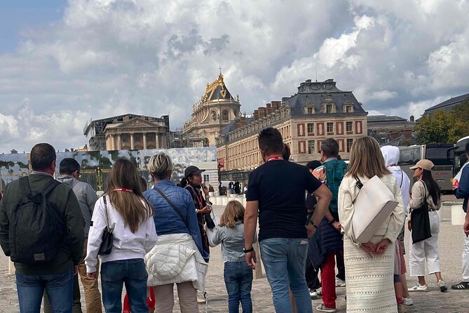 Versailles Palace Guided Tour with Gardens Access - The gardens require a second plan