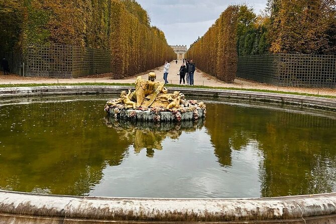 Versailles Palace Paris Trianon Estate Gardens Ticket - Starting at Place d’Armes and planning your visit