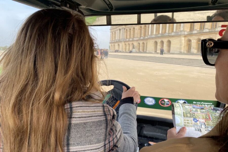 Versailles: Royal Palace & Gardens Private Golf Cart Tour - What the guides add to the visit