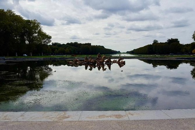 Versailles Royal Palace & Gardens Private Tour by Golf Cart - The private guide can make or break the visit