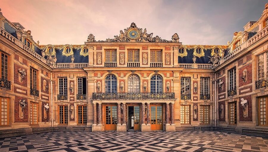 Versailles: Skip-the-Line Guided Tour of Palace with Gardens - Grand Trianon and Petit Trianon