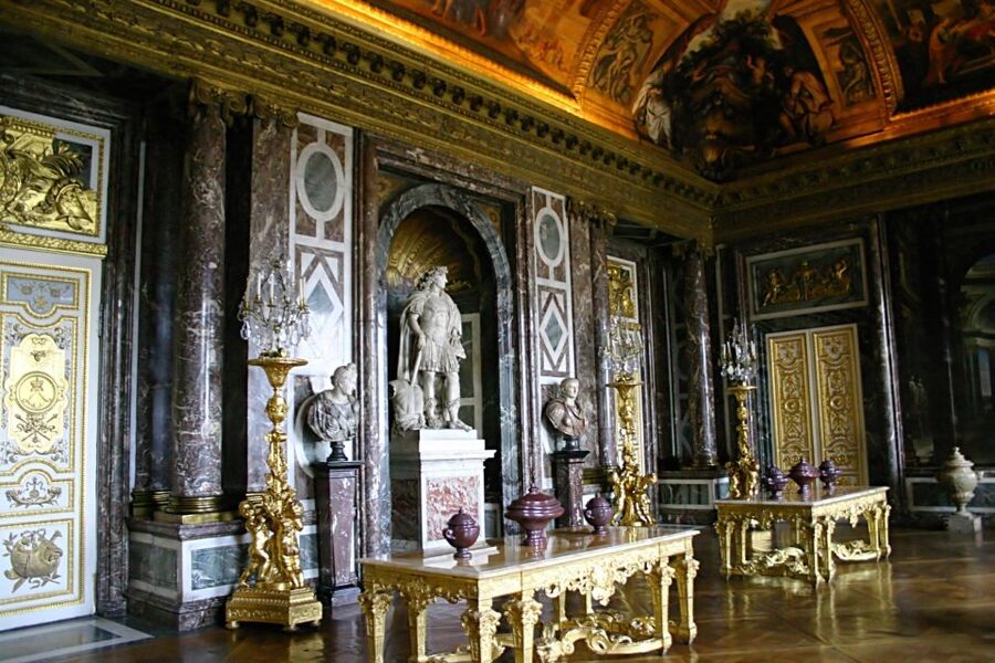 Versailles: Skip-the-Line Guided Tour of Palace with Gardens - The Queen’s Hamlet and the limits of the four-hour visit