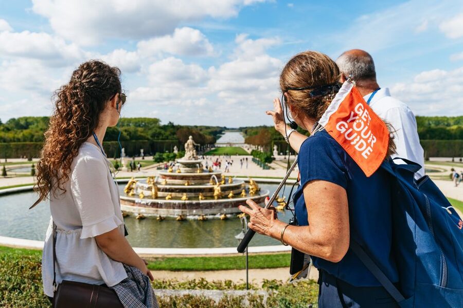 Versailles: Skip-the-Line Tour of Palace and Gardens Access - Crowds, Pace, and Physical Effort