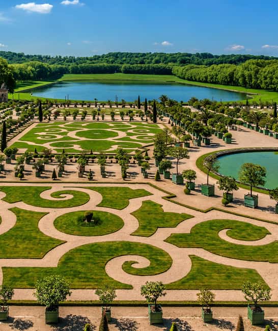 Versailles: Skip the Line Versailles Palace and Gardens Tour - Getting to the Versailles meeting point