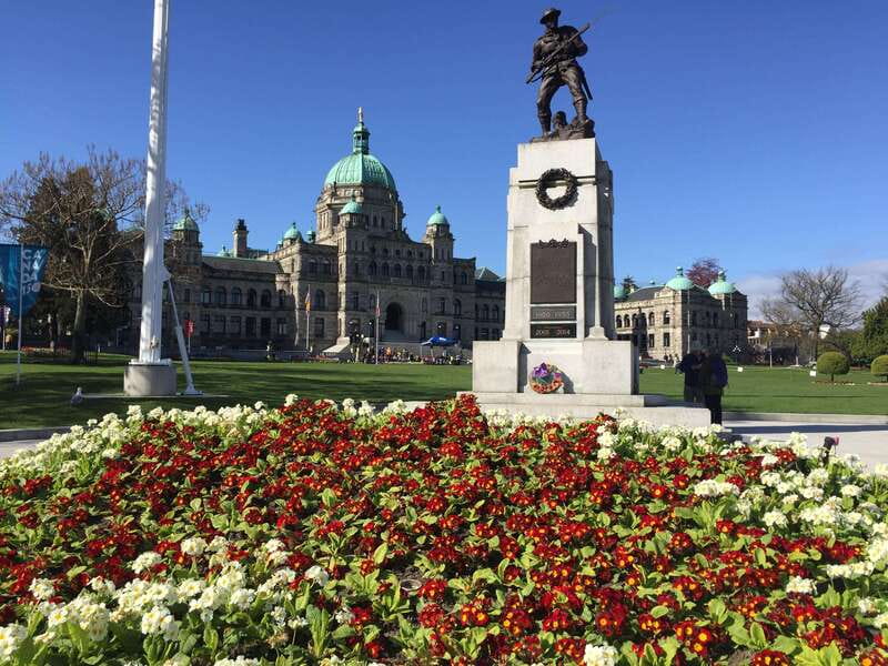 Victoria, BC: City Tour and Butchart Gardens Combo Tour - The drive to Butchart Gardens