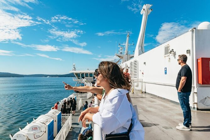 Victoria & Butchart Gardens Tour with Gulf Islands Cruise Ferry - The morning coach ride from Vancouver