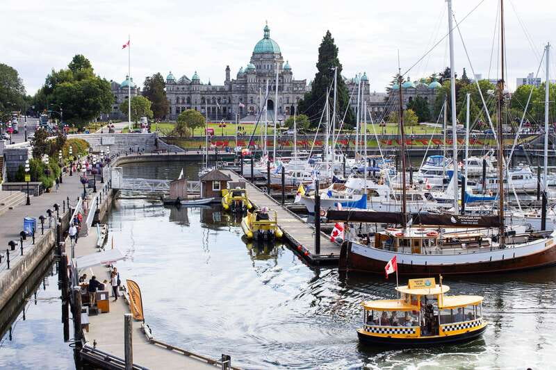 Victoria: City Highlights and Butchart Gardens Tour - Starting with Beacon Hill Park