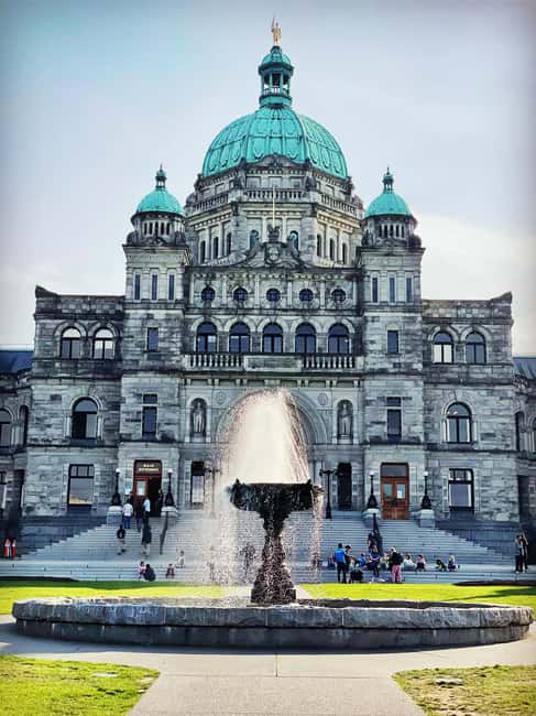 Victoria’s Butchart Gardens & City Highlights Private Tour - Key points at a glance