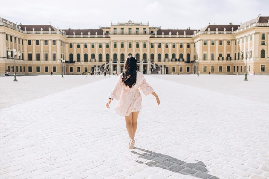Vienna: Private Schönbrunn Gardens Photoshoot - Is $353 good value for up to four people?
