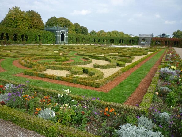 Vienna: Schönbrunn Palace Gardens Private Guided Tour - Key points at a glance