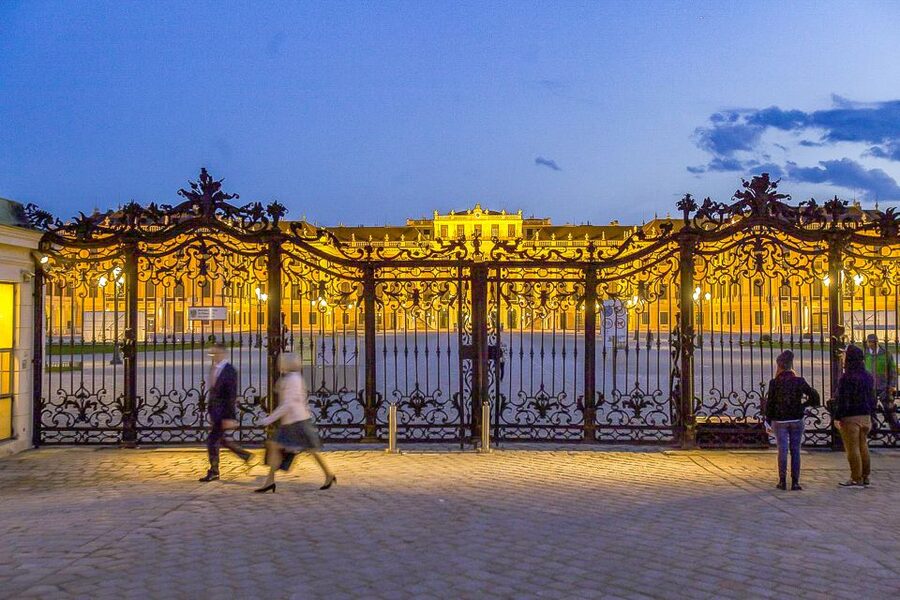 Vienna: Schönbrunn Palace & Gardens Skip-the-Line Tour - Who should choose this Schönbrunn tour?