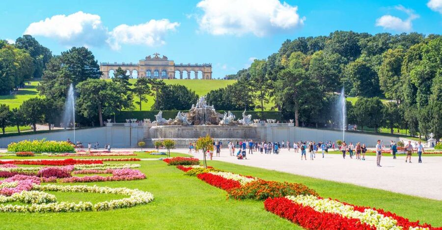 Vienna: Skip-the-Line Schönbrunn Palace & Gardens Tour - Why Schönbrunn deserves a place in your Vienna plan