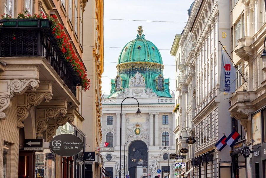 Vienna: Skip-the-Line Sisi Museum, Hofburg and Gardens Tour - Inside the Imperial Apartments