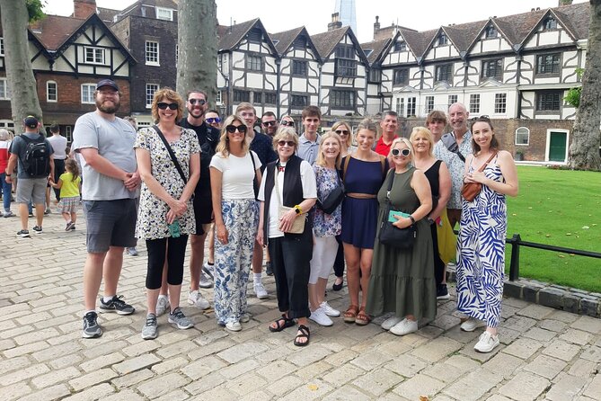 VIP Kensington Palace Gardens Tour & Royal Tea Crown Experience - What the palace option really adds
