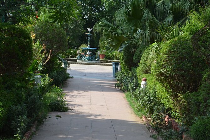 Visit to Sahelion Ki Bari, Garden of the Maidens, Udaipur - The Rain Fountain Pavilion and Marble Details
