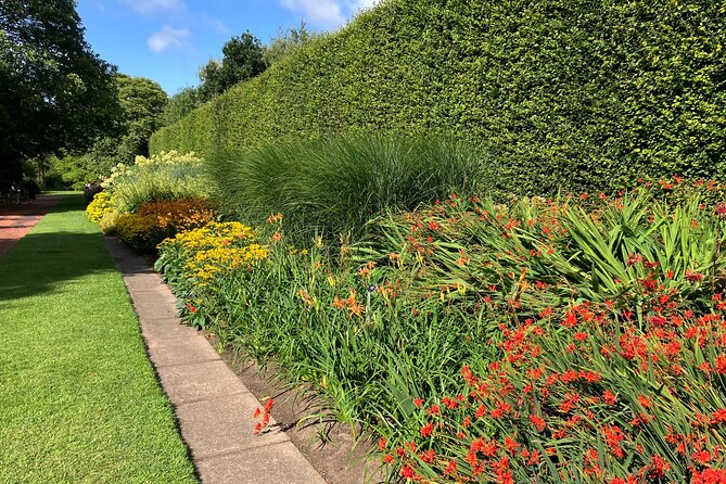 Walk Dean Village, New Town & Royal Botanics - Circus Lane, Edinburgh’s picture-friendly corner