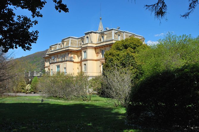 Walking tour with a private tour guide in the botanical gardens of Villa Taranto - Why Villa Taranto makes a good garden visit