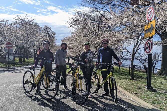 Washington DC Cherry Blossoms By Bike Tour - Jefferson Memorial: the strongest final stop